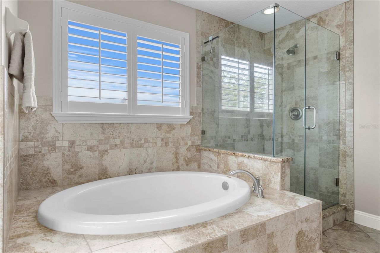 10121 Kingsbridge Avenue , Tampa, FL 33626 Photo