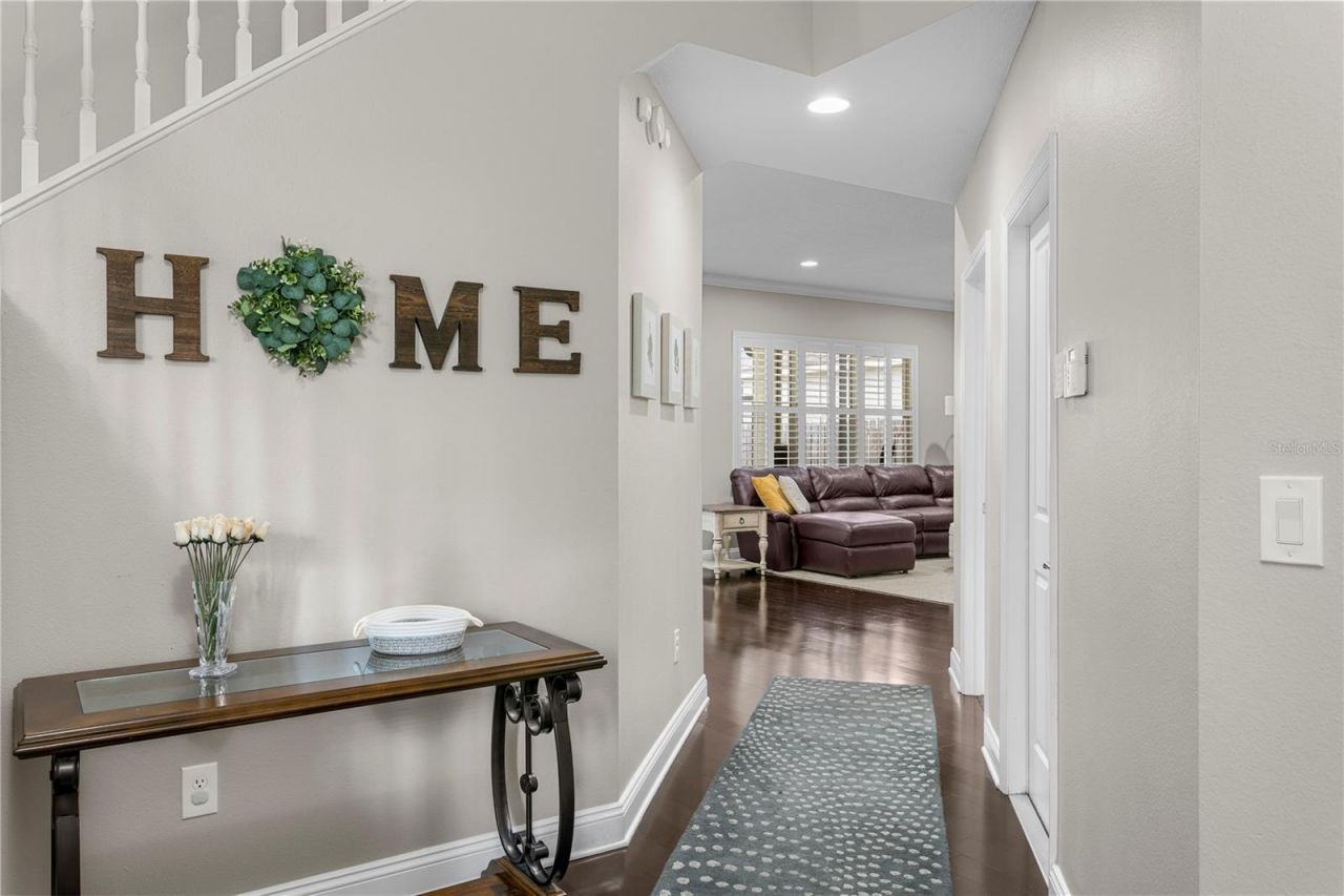 10121 Kingsbridge Avenue , Tampa, FL 33626 Photo