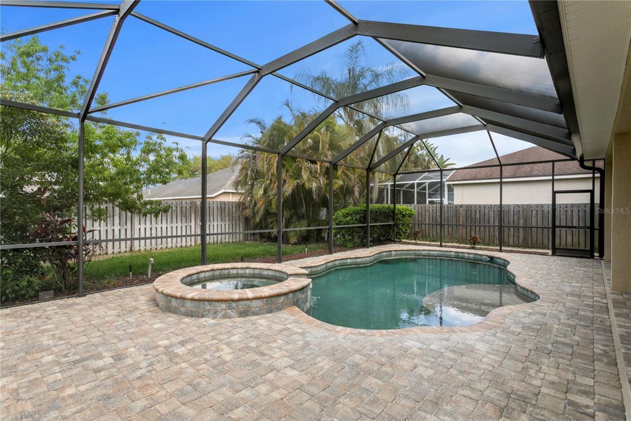 10121 Kingsbridge Avenue , Tampa, FL 33626 Photo