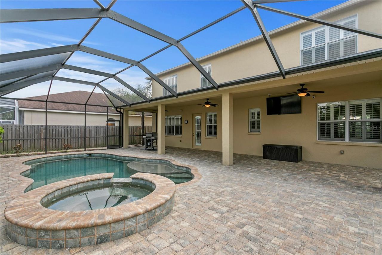 10121 Kingsbridge Avenue , Tampa, FL 33626 Photo