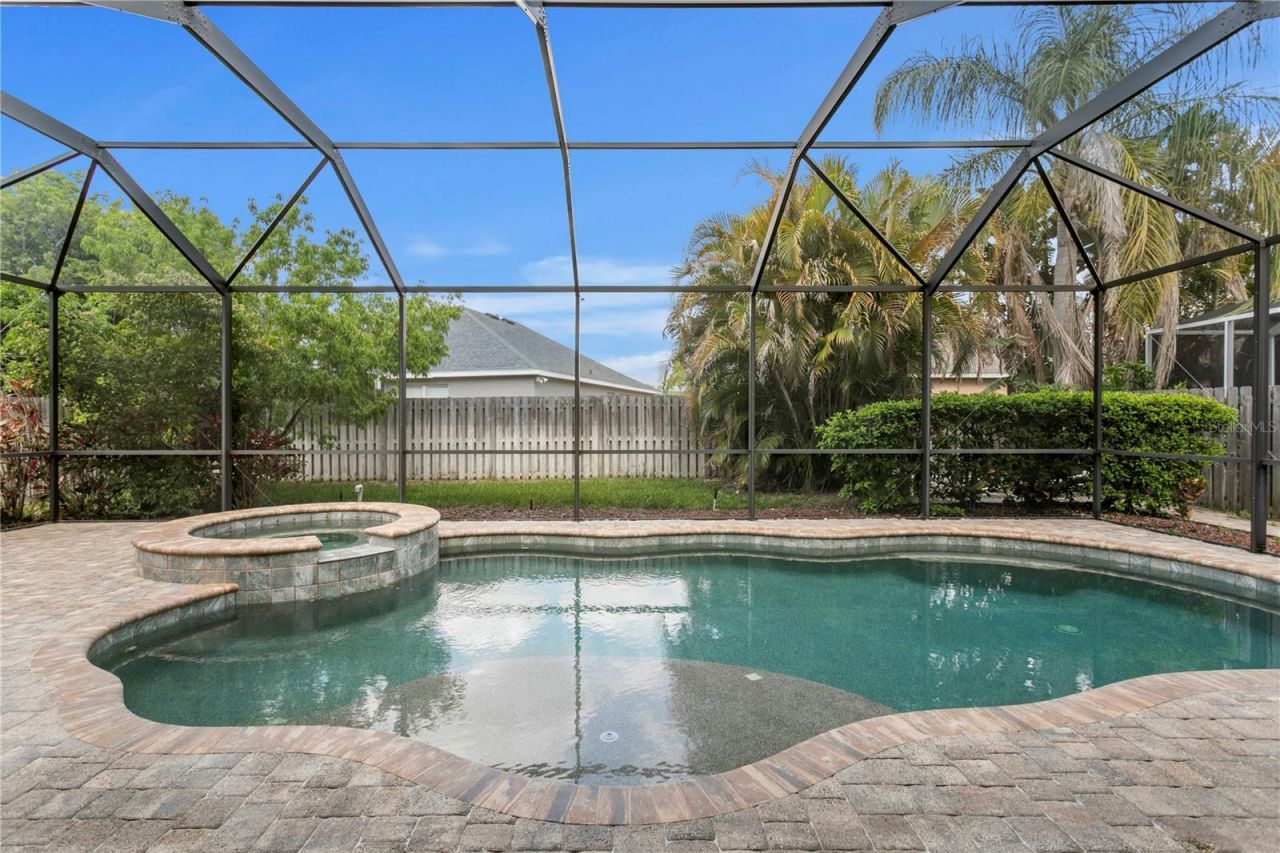 10121 Kingsbridge Avenue , Tampa, FL 33626 Photo