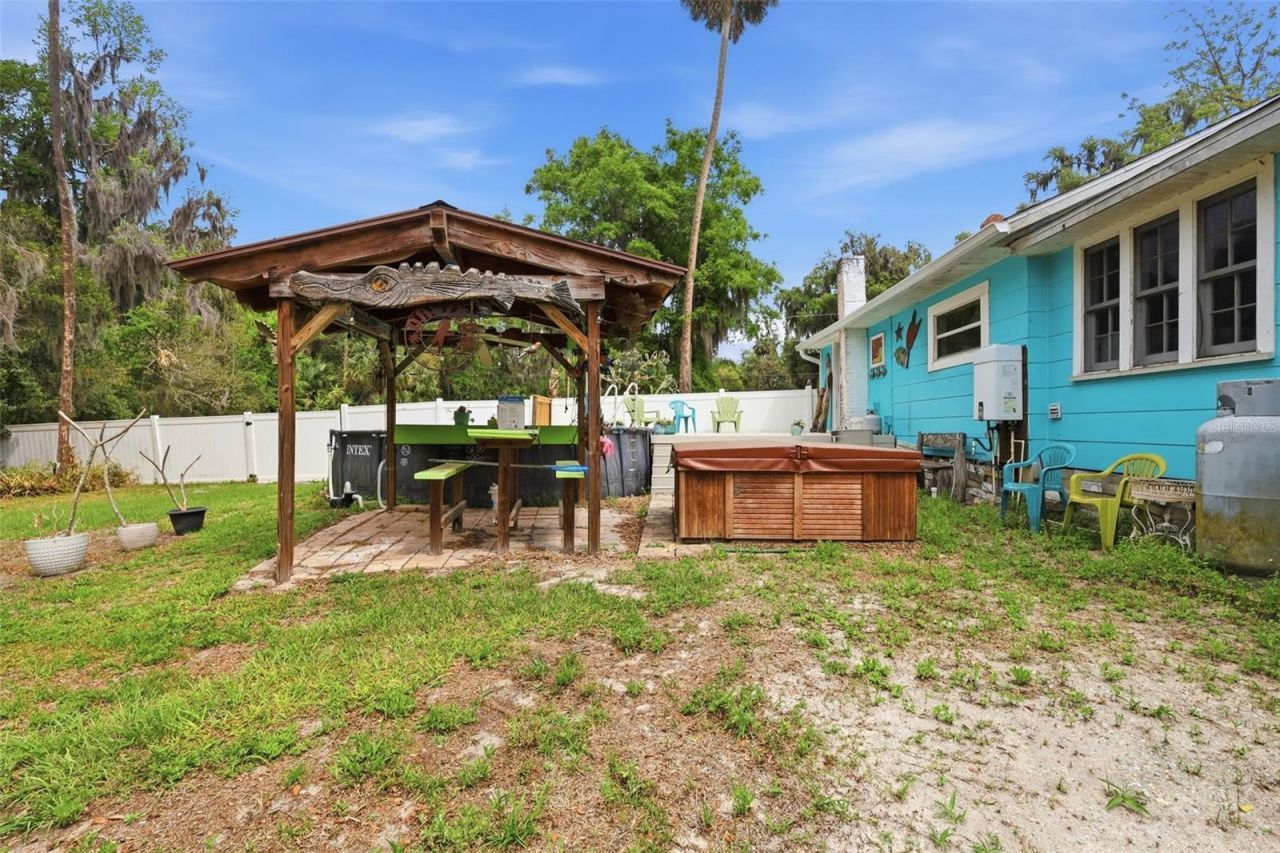 460 Alhambra Avenue, De Leon Springs, FL 32130 Photo