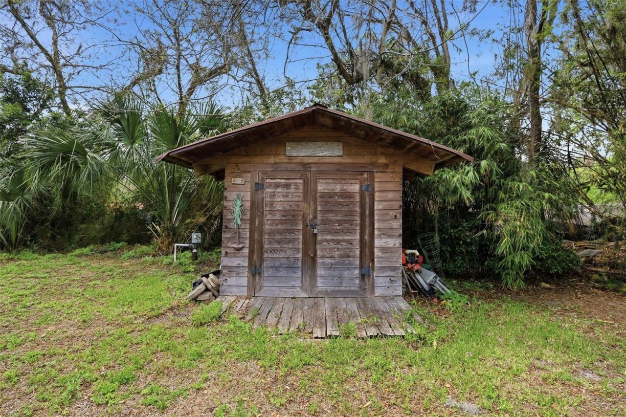 460 Alhambra Avenue, De Leon Springs, FL 32130 Photo