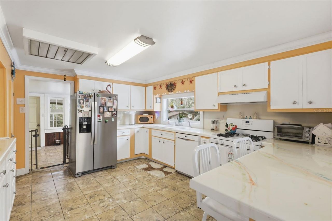 460 Alhambra Avenue, De Leon Springs, FL 32130 Photo