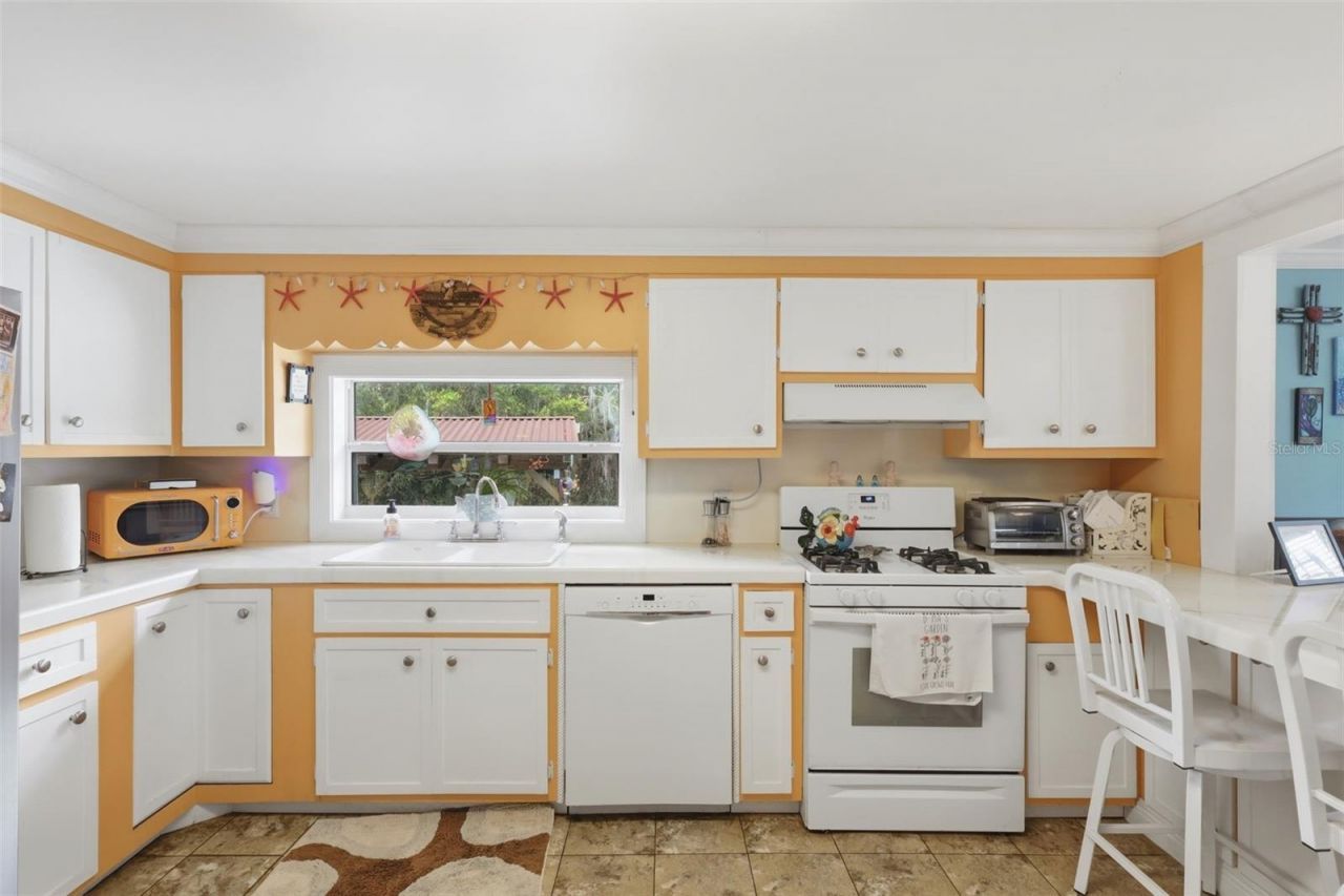 460 Alhambra Avenue, De Leon Springs, FL 32130 Photo