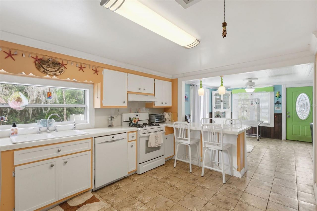 460 Alhambra Avenue, De Leon Springs, FL 32130 Photo
