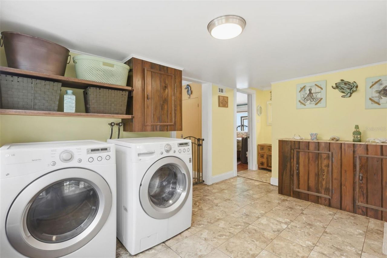 460 Alhambra Avenue, De Leon Springs, FL 32130 Photo