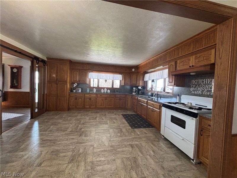 11364 Brosius Road, Garrettsville, OH 44231 Photo 3