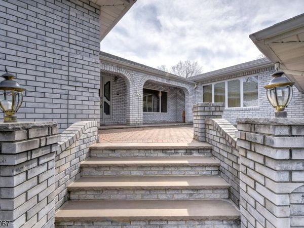 6 Keen Ln, Edison, NJ 08820