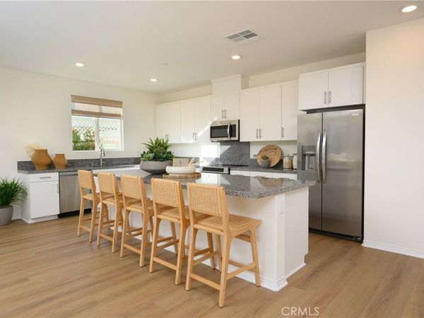 2365 Lionheart Drive, Perris, CA 92570