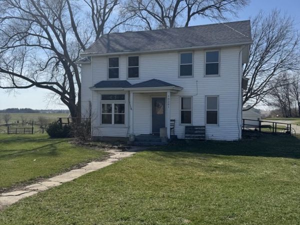 19381 Luther Road, Sterling, IL 61081