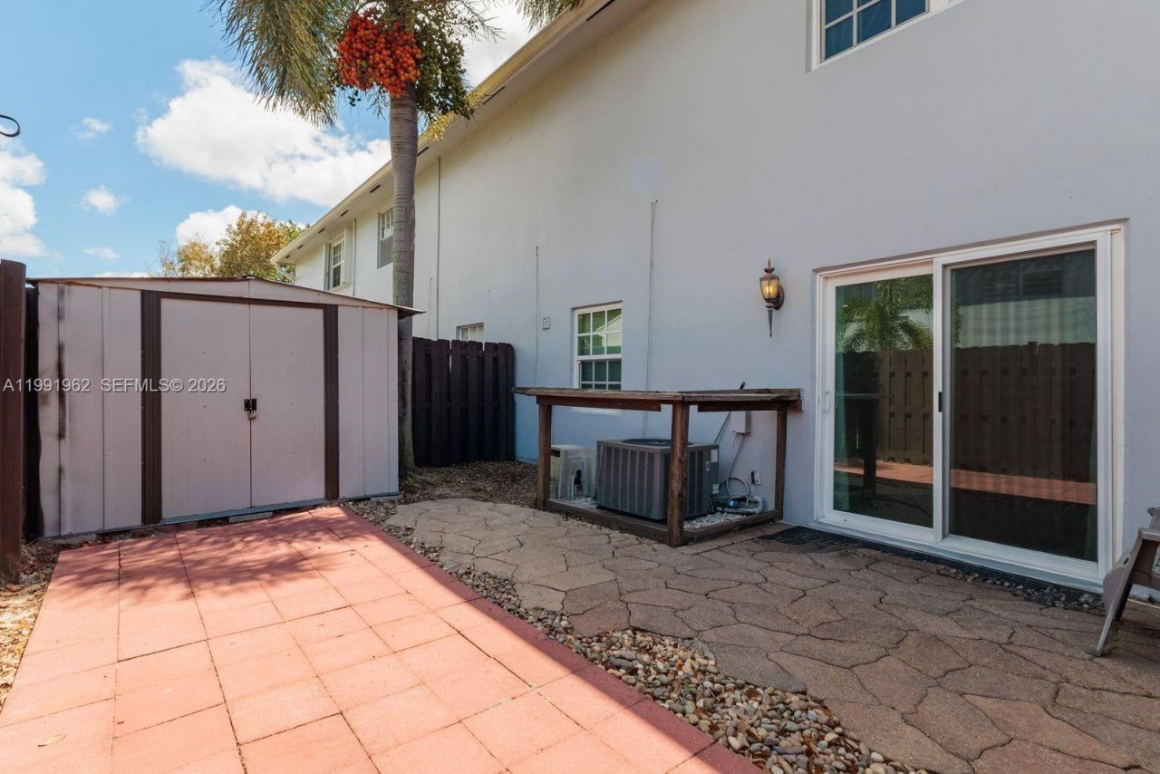 8069 SW 18th Ct, Unit 4-7, Davie, FL 33324 Photo