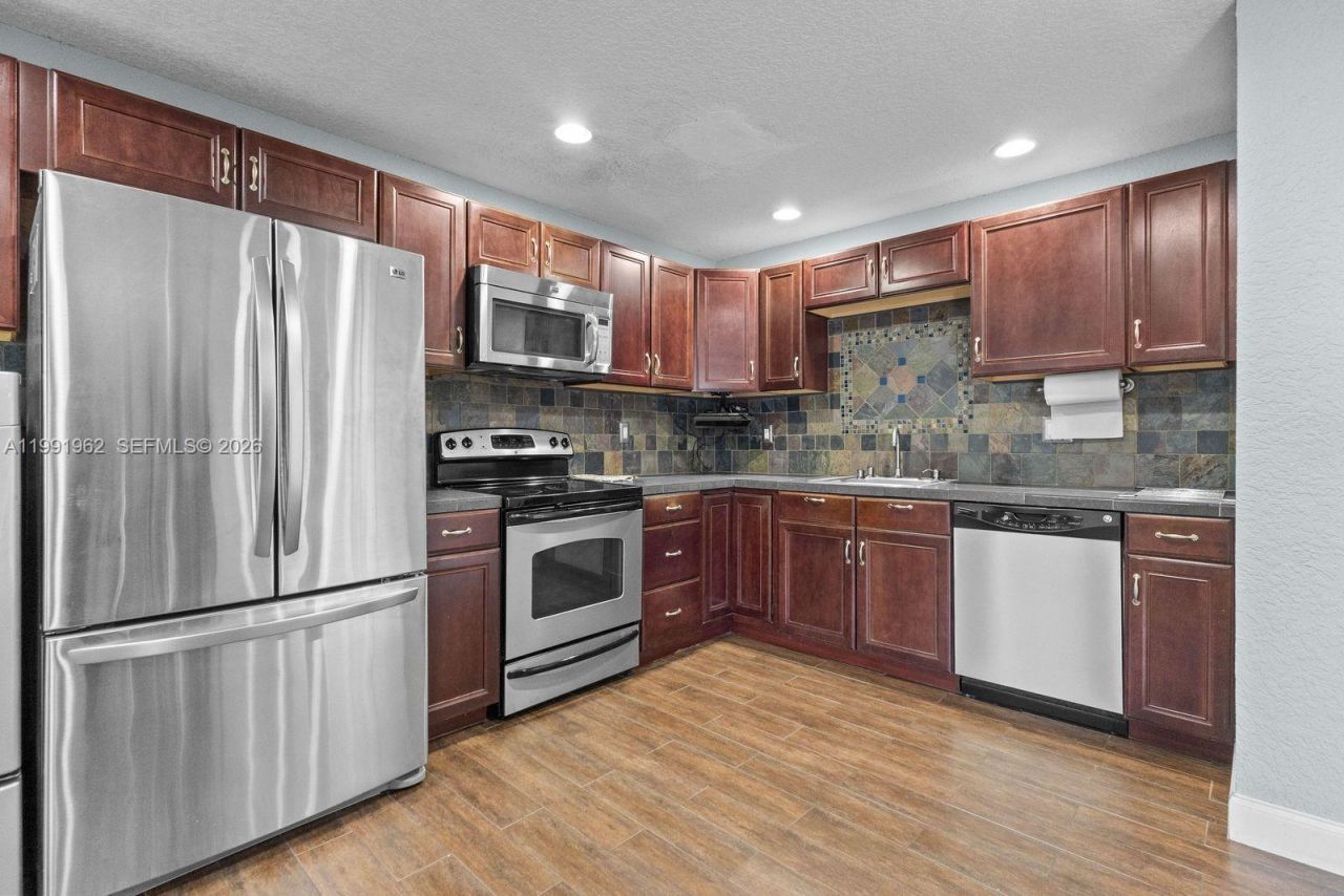 8069 SW 18th Ct, Unit 4-7, Davie, FL 33324 Photo