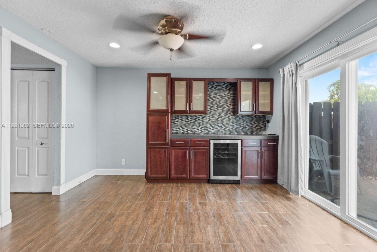 8069 SW 18th Ct, Unit 4-7, Davie, FL 33324 Photo