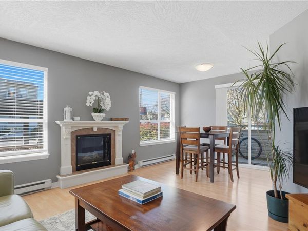 1055 Hillside Ave , Unit 207, Victoria, BC V8T 2A4