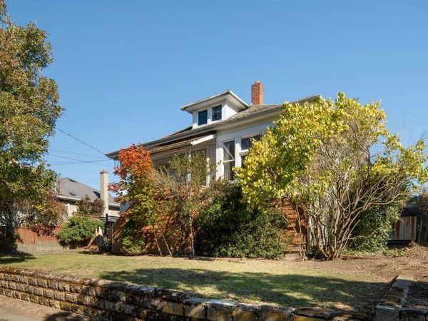 2639 Prior St , Victoria, BC V8T 3X7