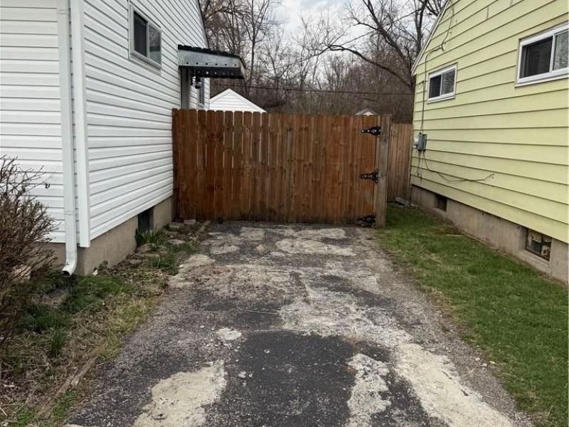 235 Loretta Drive, Dayton, OH 45415 Photo 3