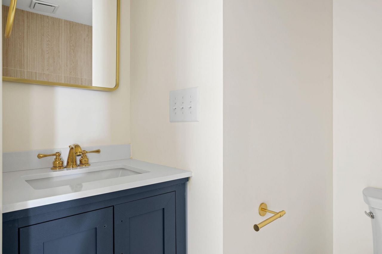 30 Isabella Street Photo 10