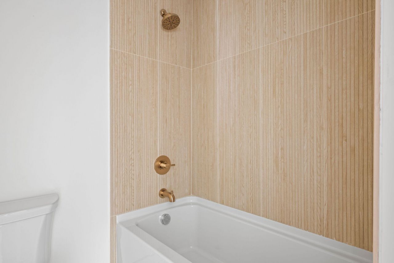 30 Isabella Street Photo 11