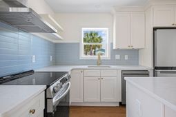 30 Isabella Street photo 4