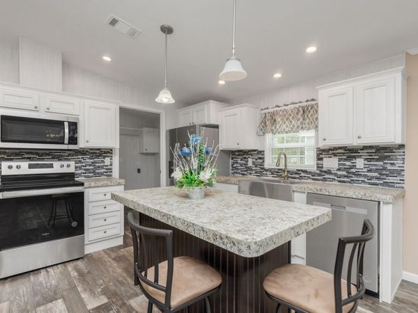 910 N Lloyd Street, Crestview, FL 32536