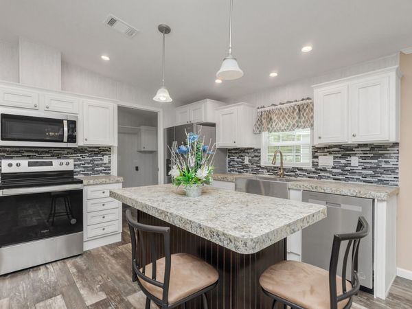 910 N Lloyd Street, Crestview, FL 32536