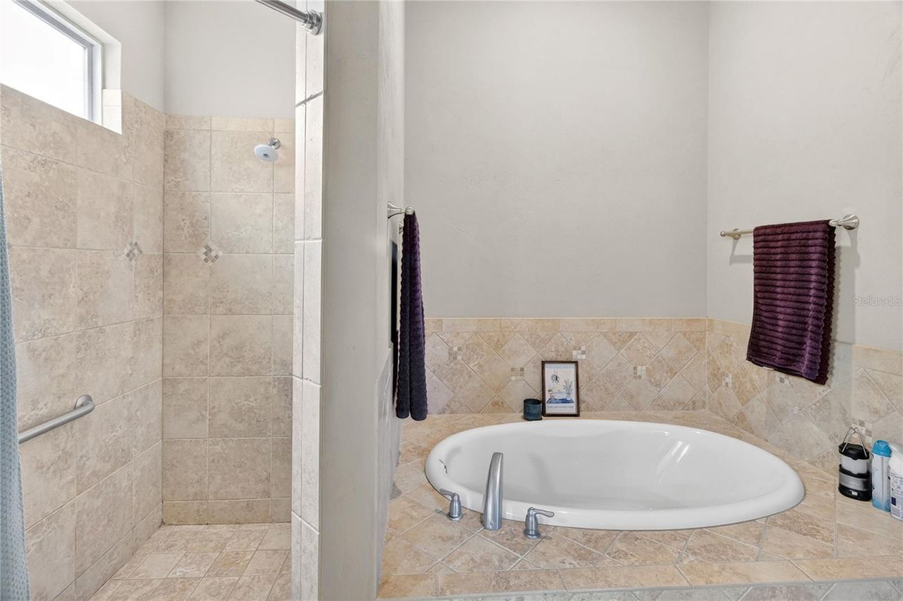 11102 NW 18th Road , Gainesville, FL 32606 Photo