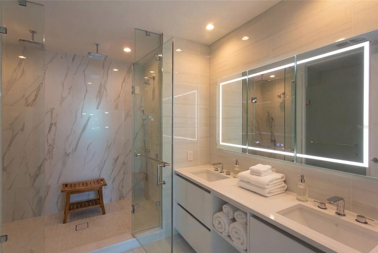 400 Central Avenue, Unit 1609, Saint Petersburg, FL 33701 Photo