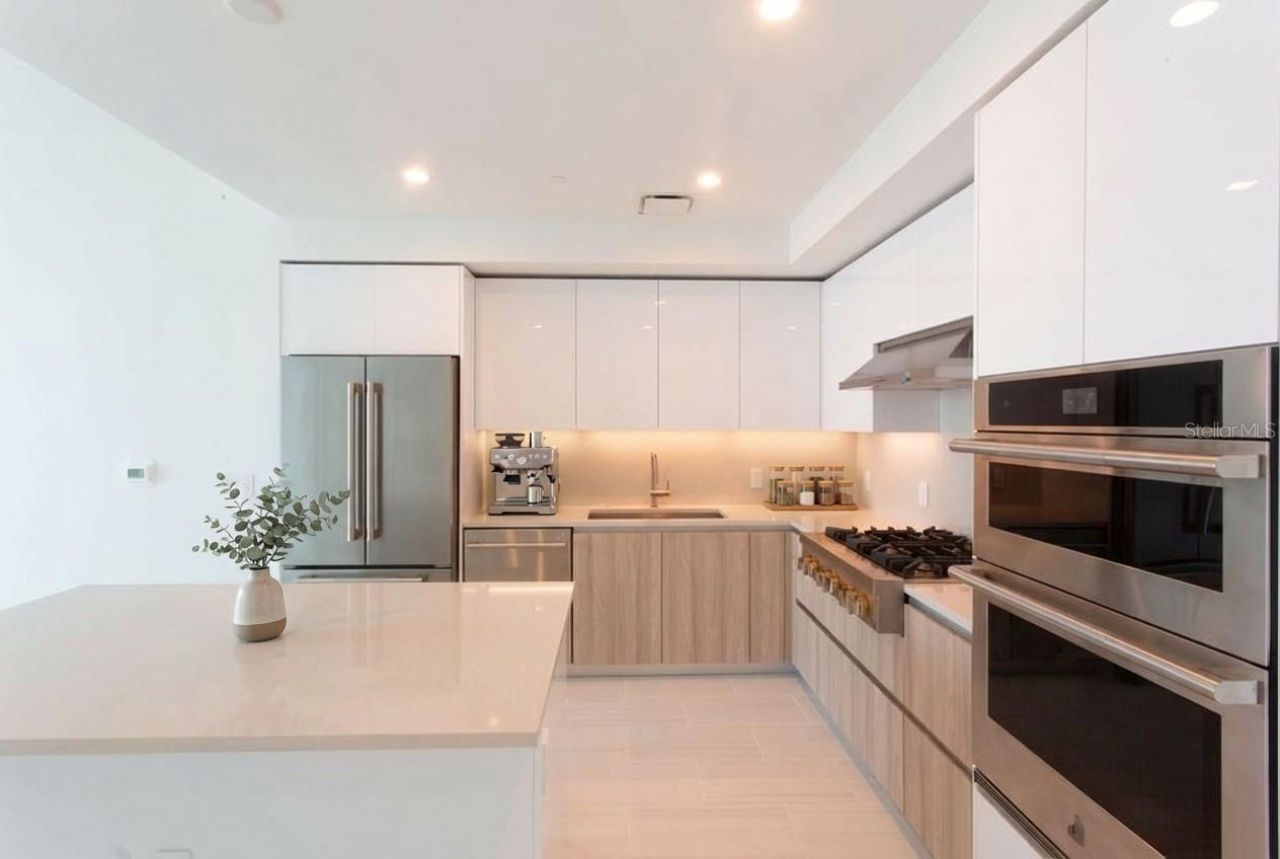 400 Central Avenue, Unit 1609, Saint Petersburg, FL 33701 Photo