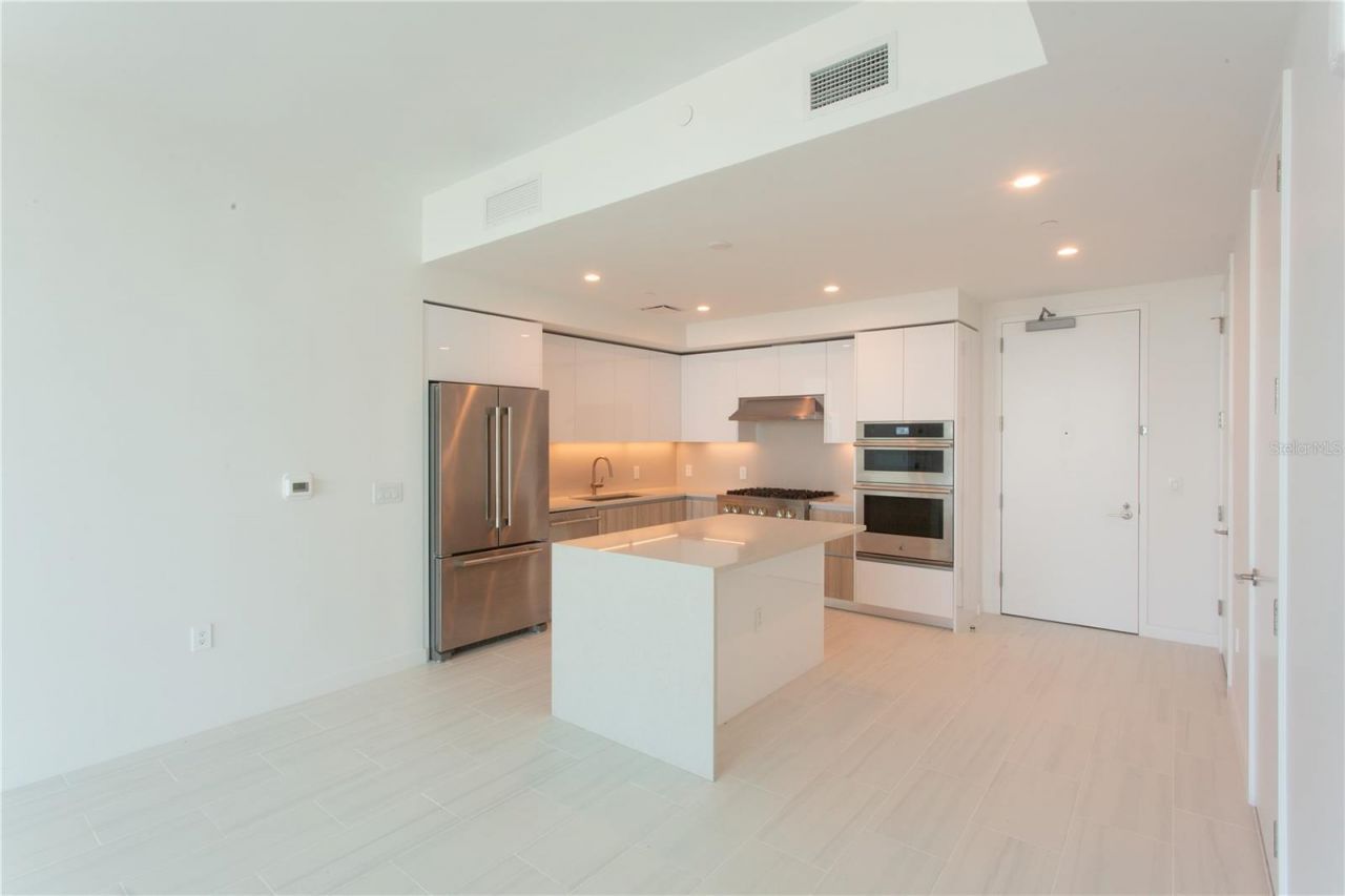 400 Central Avenue, Unit 1609, Saint Petersburg, FL 33701 Photo