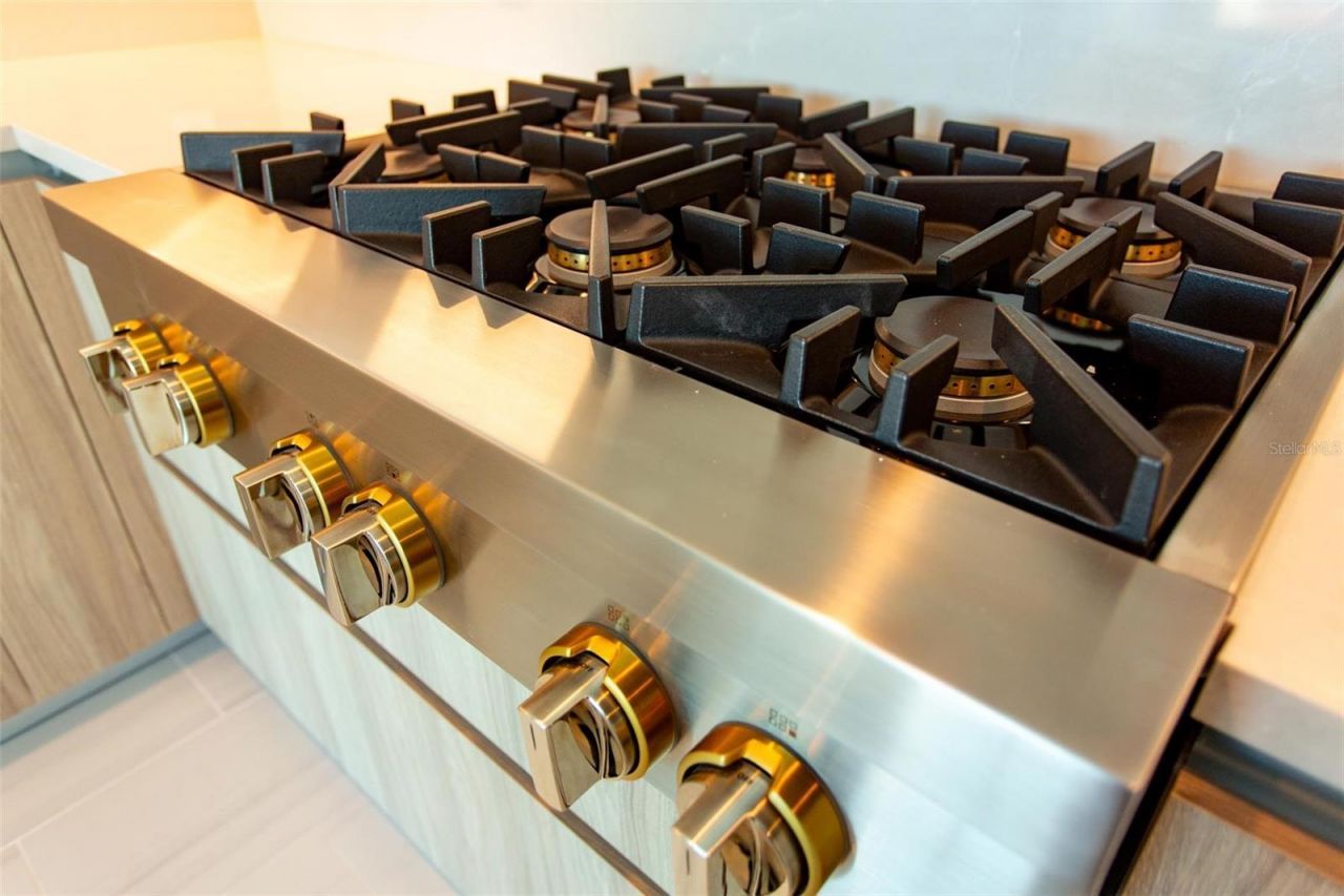 400 Central Avenue, Unit 1609, Saint Petersburg, FL 33701 Photo