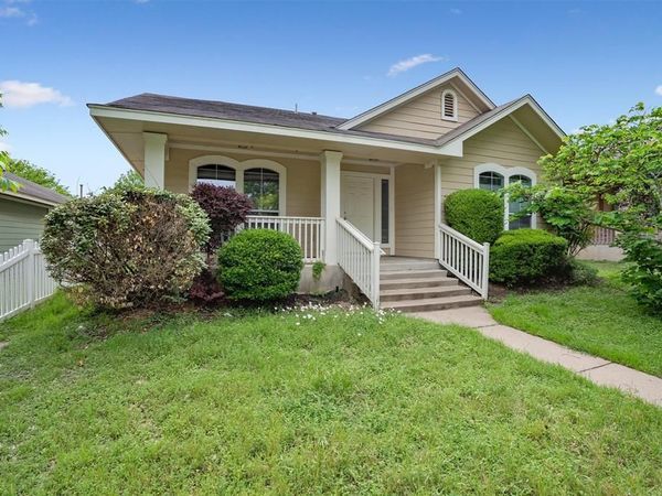 713 Hogan DR , Kyle, TX 78640