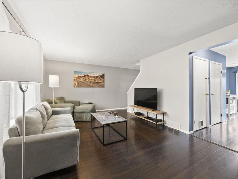 5799 Lucinda Court, Columbus, OH 43232 Photo 2