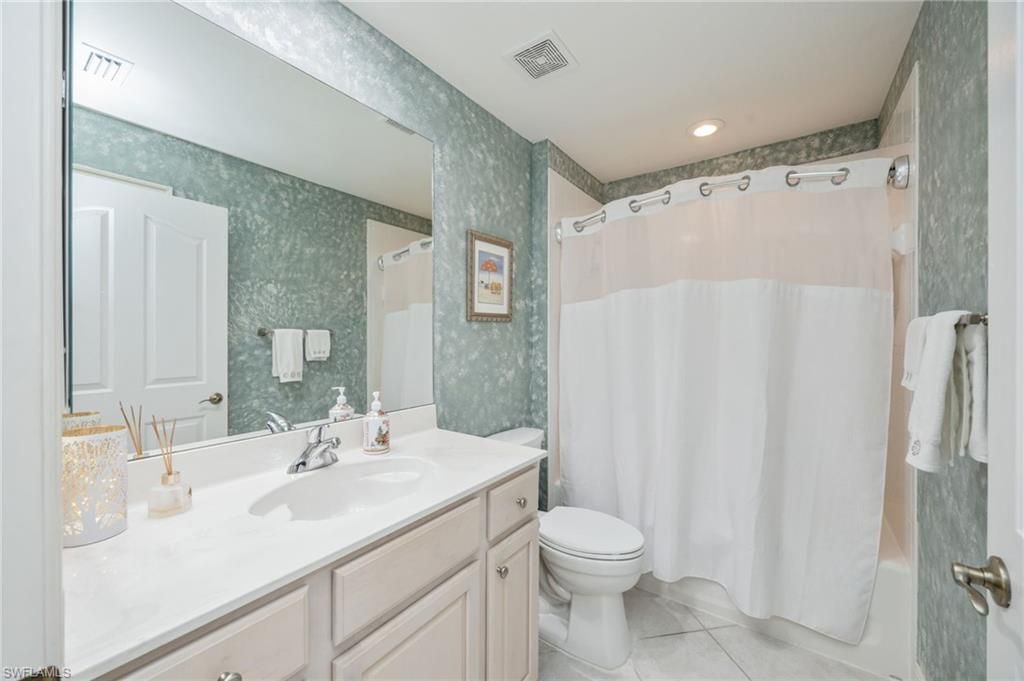 8200 Saratoga Dr, Unit 401, Naples, FL 34113 Photo