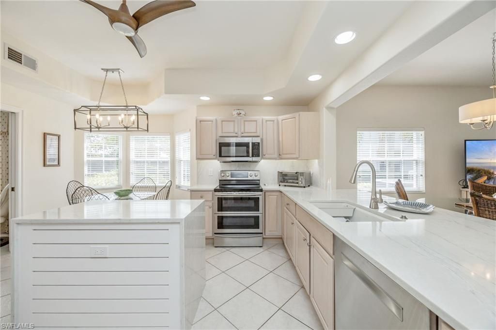8200 Saratoga Dr, Unit 401, Naples, FL 34113 Photo