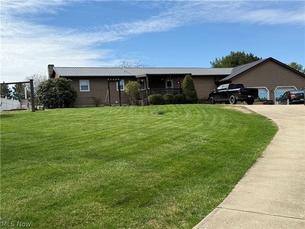 5655 Helen Drive, Zanesville, OH 43701