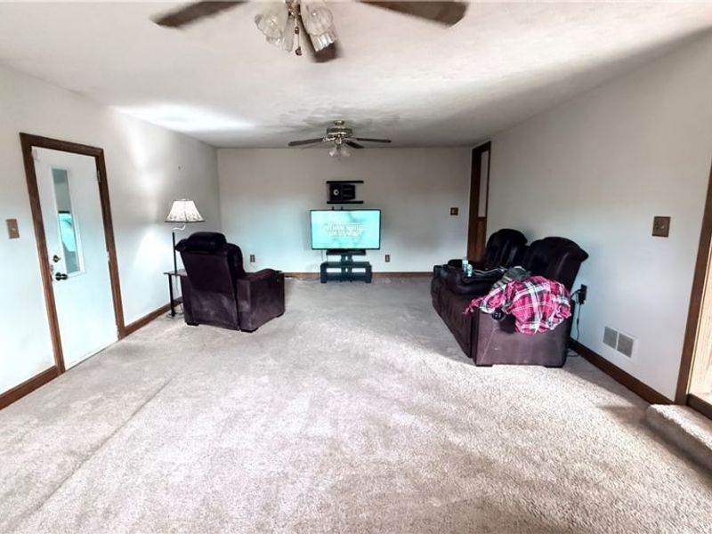 5655 Helen Drive, Zanesville, OH 43701 Photo 8