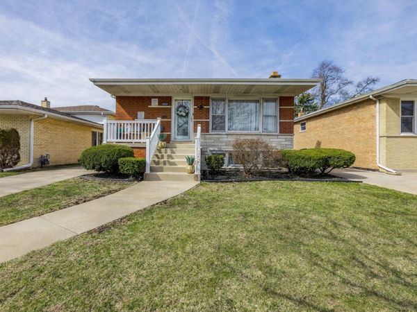 9220 S Avers Avenue , Evergreen Park, IL 60805