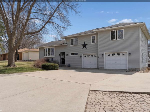 201 Fairway Dr, Clear Lake, IA 50428
