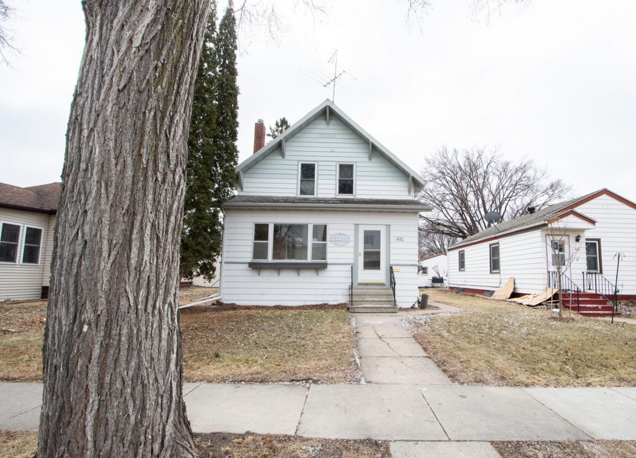 432 14th Avenue S primary photo