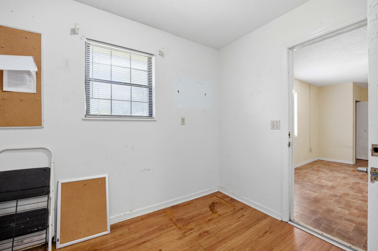 101 Carriage Lane Photo 18