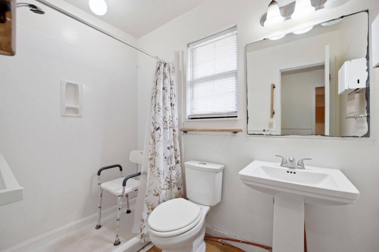 101 Carriage Lane Photo 20