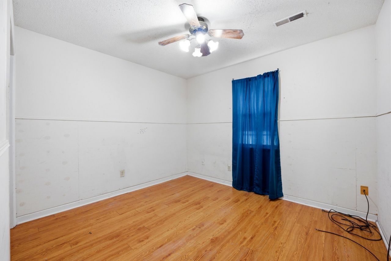 101 Carriage Lane Photo 21