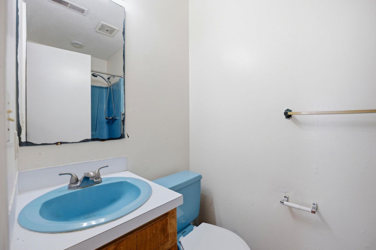 101 Carriage Lane Photo 23