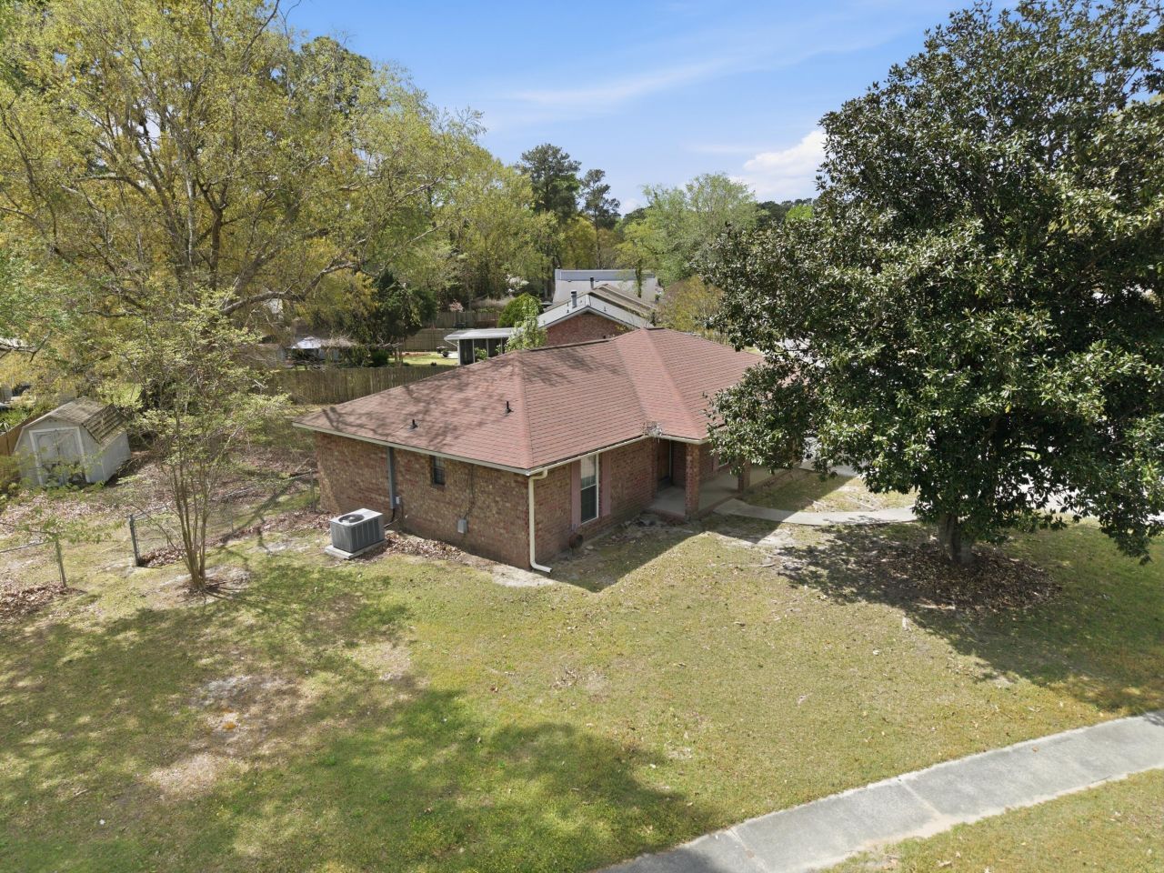 101 Carriage Lane Photo 26