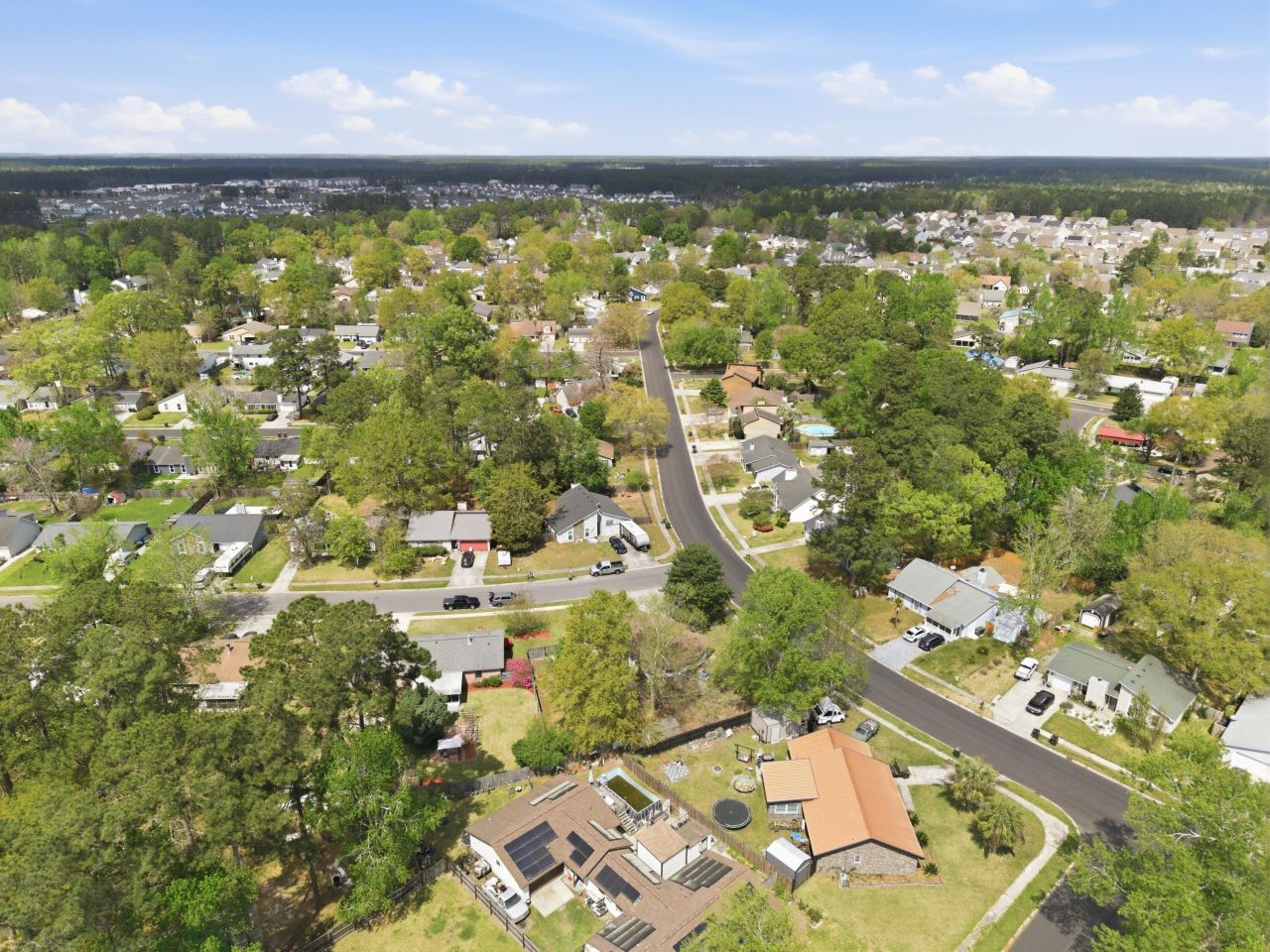 101 Carriage Lane Photo 31