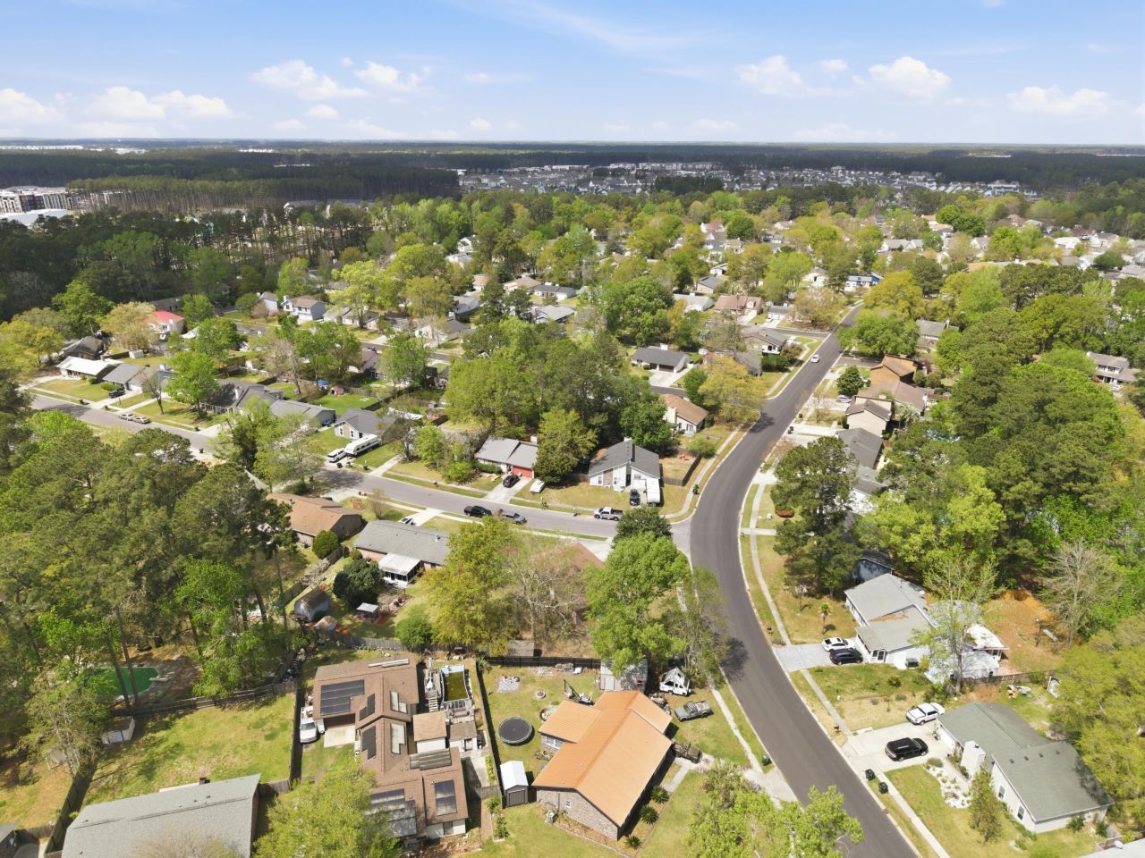 101 Carriage Lane Photo 33