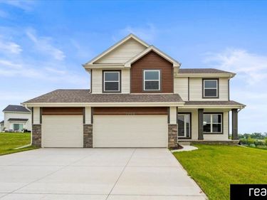 7409 N 176 Avenue, Bennington, NE 68007