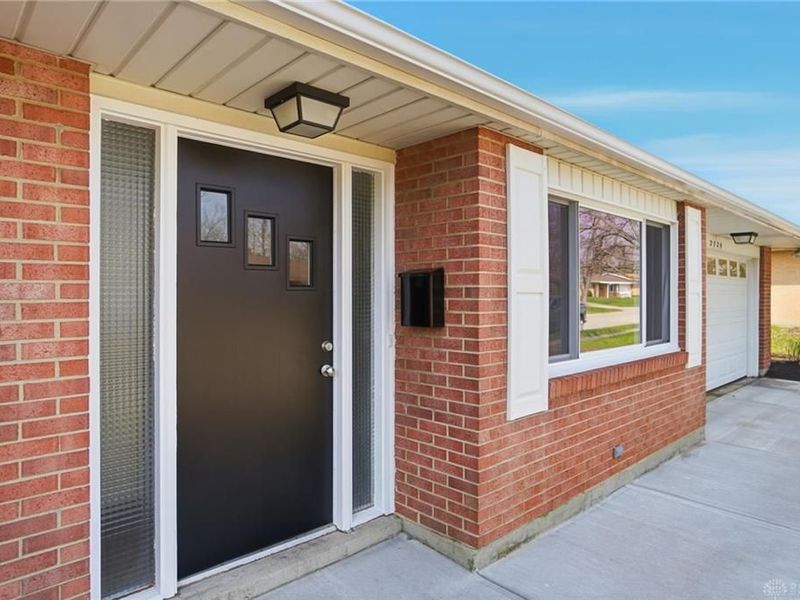 2724 Hazelbrook Drive, Butler Township, OH 45414 Photo 2