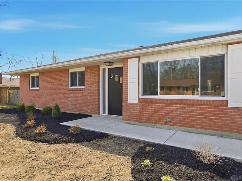 2724 Hazelbrook Drive, Butler Township, OH 45414 Photo 3